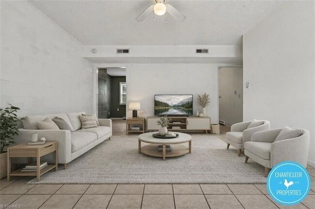 Photo - 1504 Autumn Dr Unit B