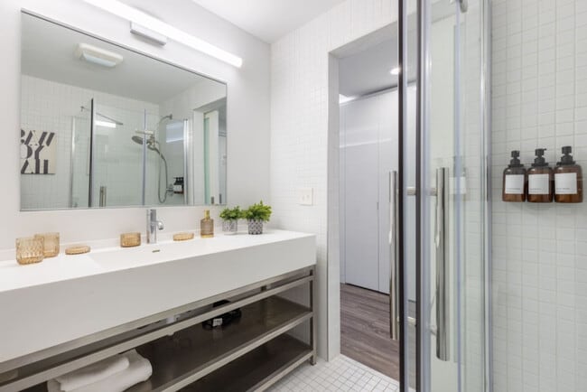 Photo - 12607 Larchmere Blvd Unit ID1335752P