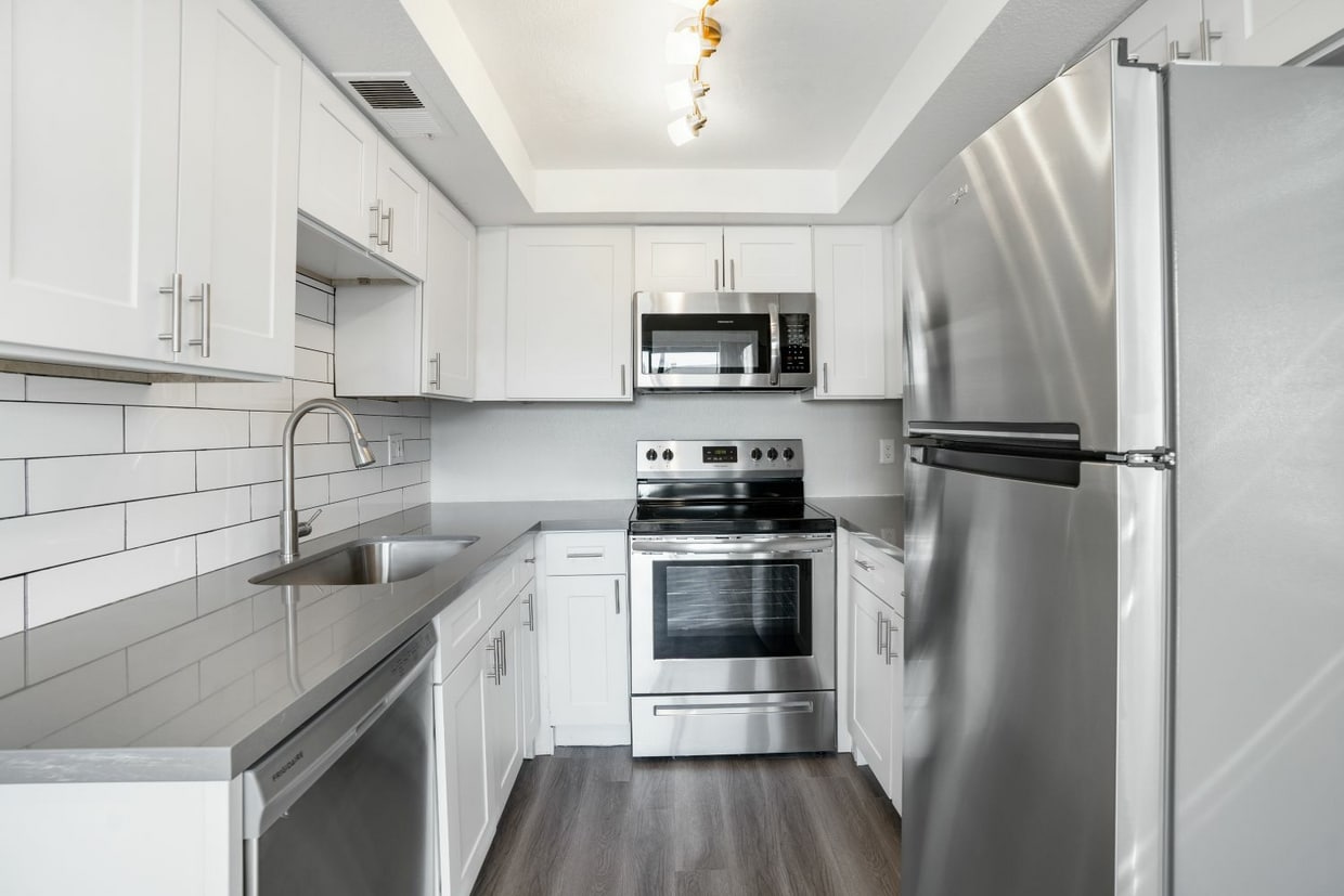 Floor Plan - 1044 2 Bed 2 Bath - Renovation