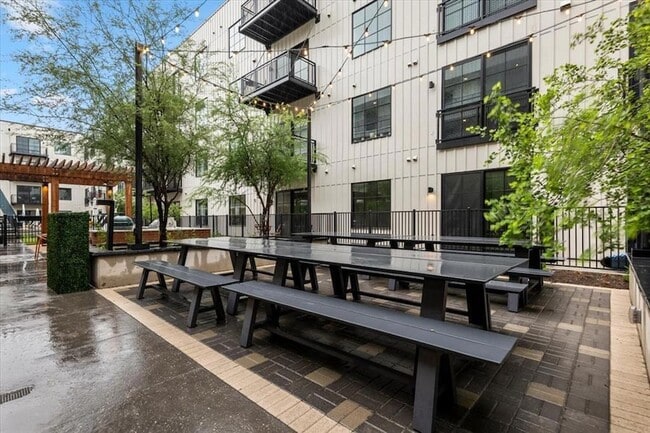 Building Photo - 4315 S Congress Ave Unit 230