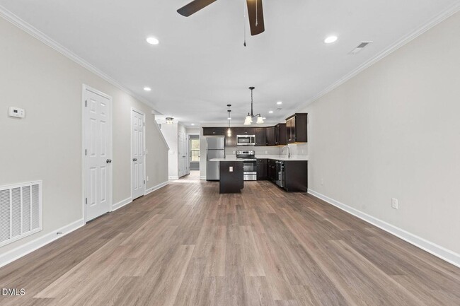 Photo - 122 Laura Ln