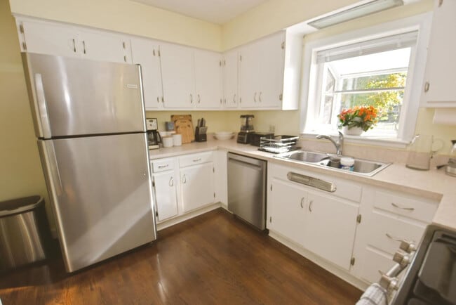 Photo - 426 E Pokagon St Unit ID1340980P