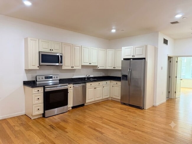 Photo - 265 Essex St Unit 1A