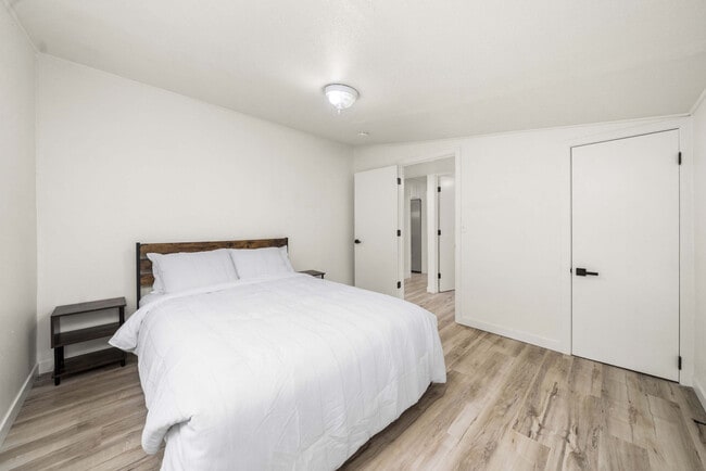 Photo - 815 SW Cloverdale St Unit ID1391351P