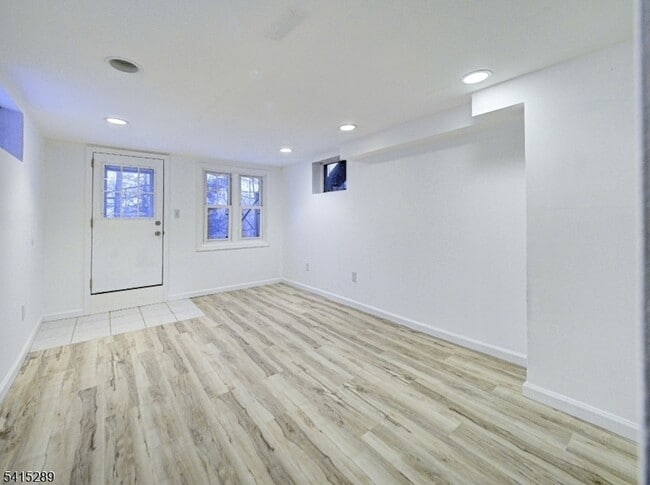 Photo - 240 Acabonack Rd