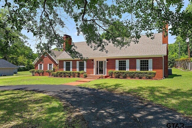 Photo - 199 Plum St