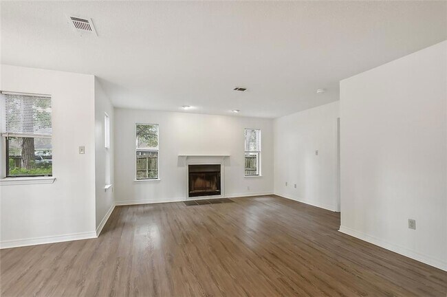Photo - 309 Teal Ct
