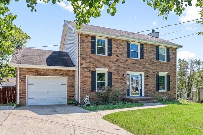 Photo - 830 Iris Ln