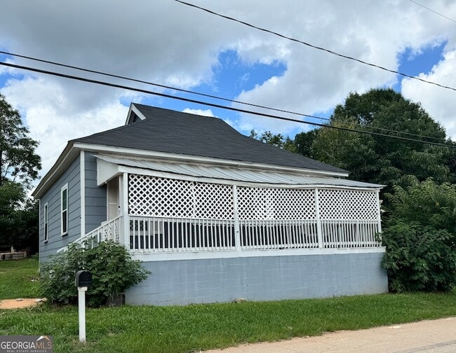 Building Photo - 83 Elm St