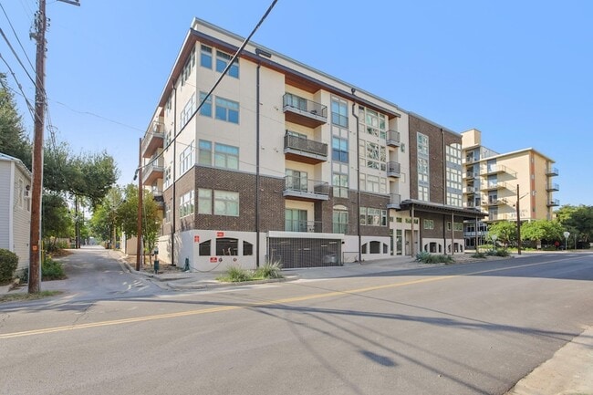 Building Photo - 908 Nueces St Unit 28