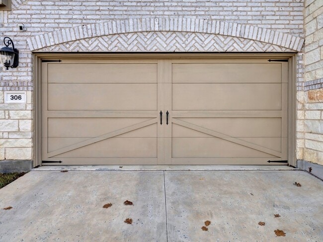 Photo - 306 Dove Falls Dr