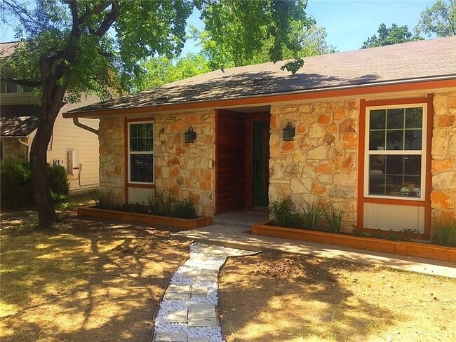 Building Photo - 3305 Spaniel Dr