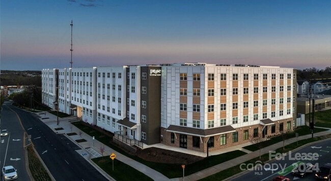 Photo - 8424 N Tryon St Unit B1