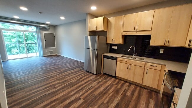 Woodpecker Living Area - Songhill41- Rent Specials