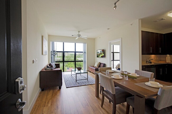 Photo - 200 S Peyton St Unit ID1395504P