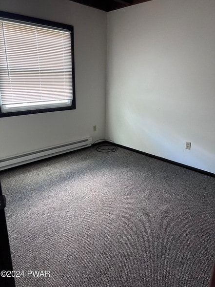 Photo - 2392 Meadow View Dr