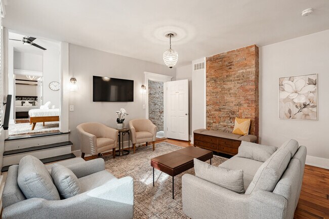 Photo - 2017 Elm St Unit ID1056145P