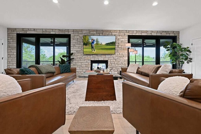 Building Photo - 1678 Archer Ave Unit ID1244954P