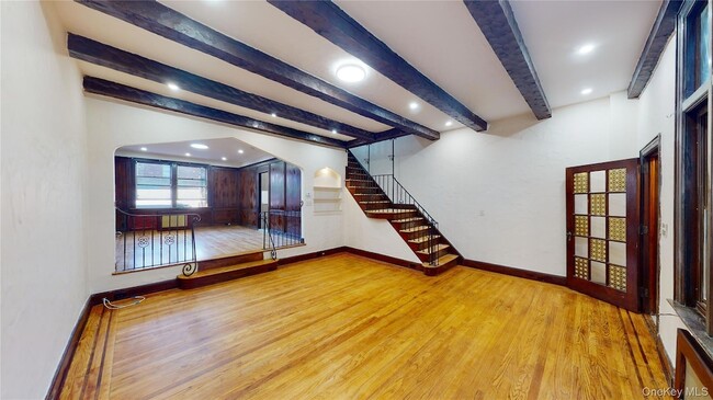 Photo - 90-09 68th Ave