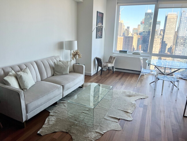 Building Photo - 469 W 42nd St Unit SI ID1461697P