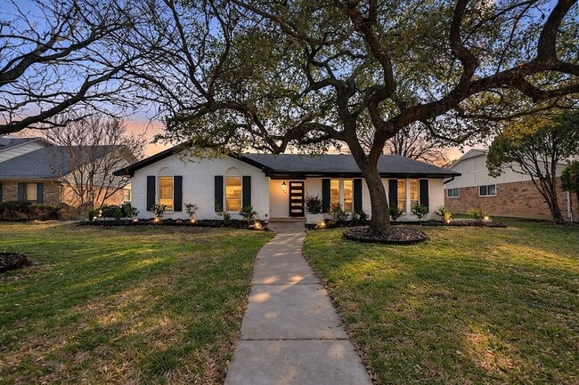 Photo - 3204 Lynbrook Dr