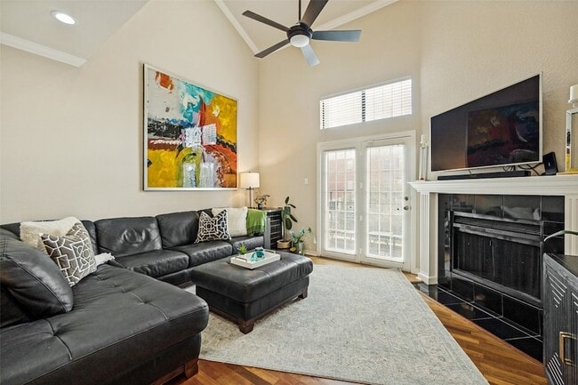 Photo - 6004 Auburndale Ave Unit E