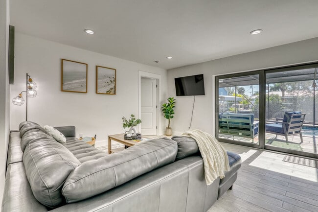 Photo - 106 Playmore Dr Unit ID1346491P