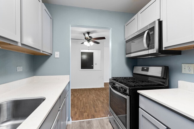 Photo - Green Oaks Apartments