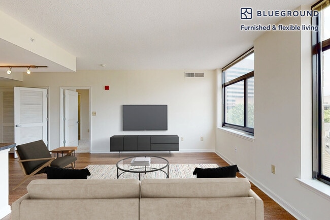 Photo - 1203 Fidler Ln Unit FL8-ID8340A