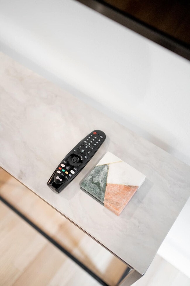 Building Photo - 1136 Crescent Ave NE Unit FL2-ID1356284P