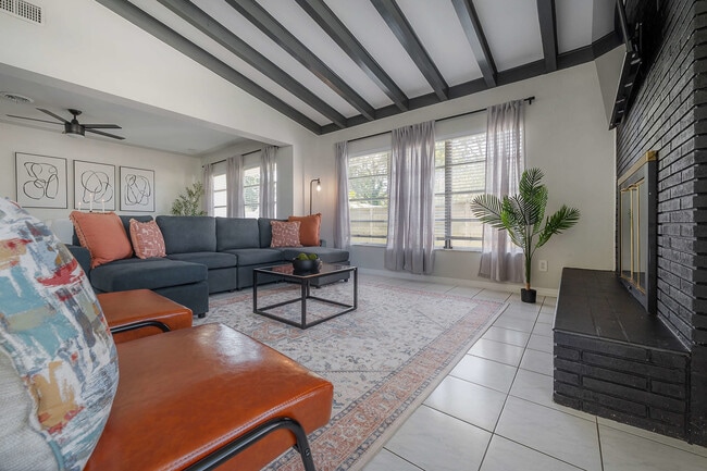 Photo - 4301 N Albany Ave Unit ID1053147P