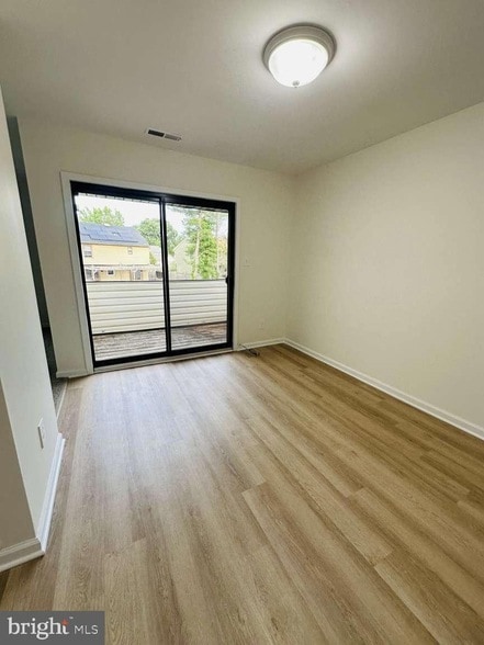 Photo - 16 E Daisy Ln