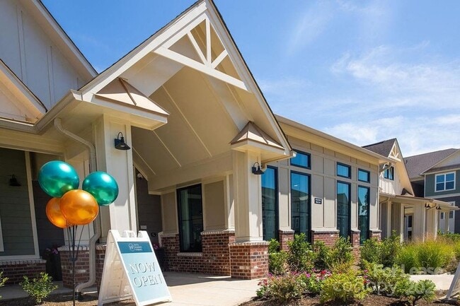 Photo - 102 Kennedy Rdg Wy Unit William