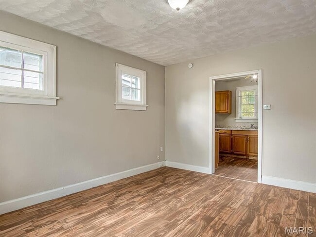 Photo - 5611 Hallows Ave