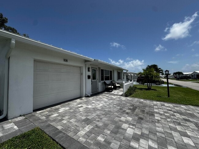 Photo - 108 SW 9th St