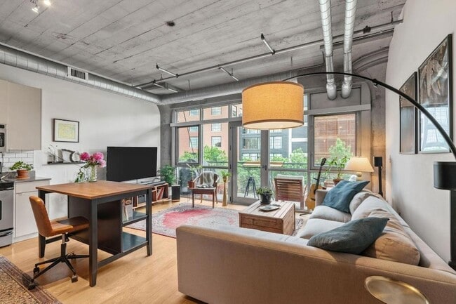 Building Photo - 748 N 3rd St