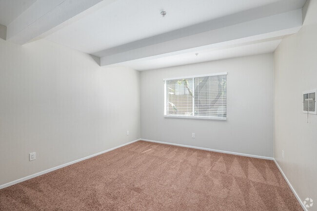 1BR, 1BA - 750SF - Bedroom - Mountainview Venture