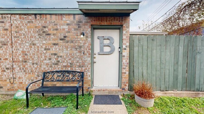 Photo - 725 Peppertree Dr Unit 22