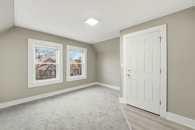 Photo - 1217 N Harding Ave Unit 2