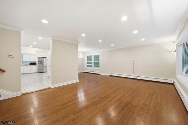 Photo - 47 Crossbrook Rd