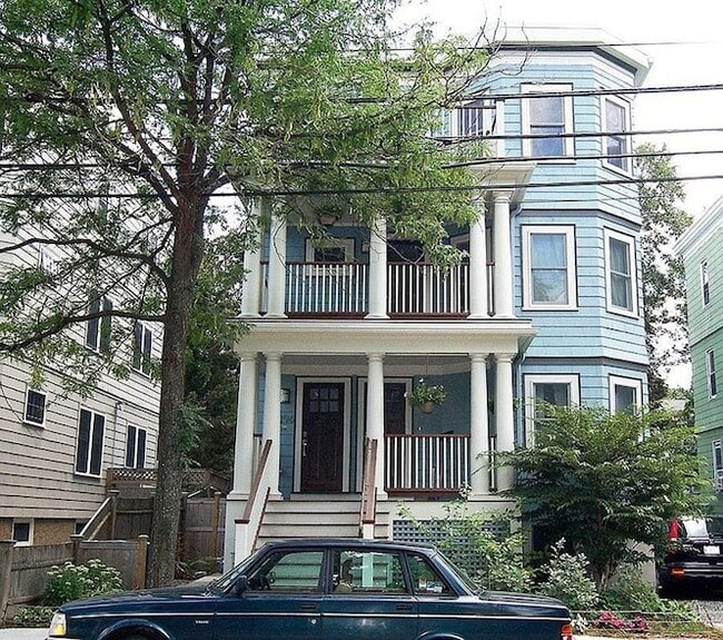 Building Photo - 196 Walden St Unit 3