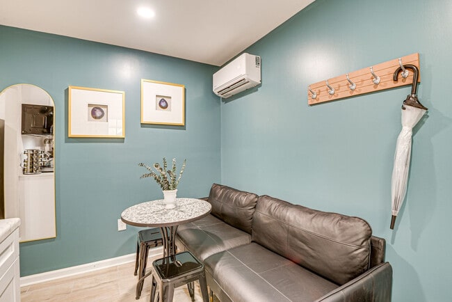 Photo - 6604 Oak St Unit SI ID1546158P