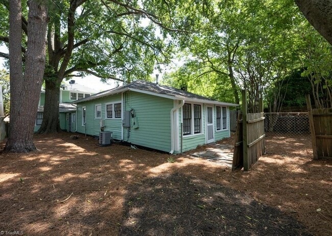 Photo - 208 Leftwich St Unit Cottage