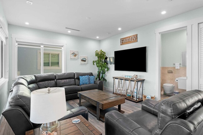 Photo - 811 104th St Unit ID1325586P