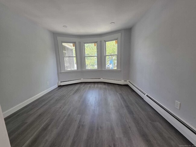 Photo - 106 Butler St