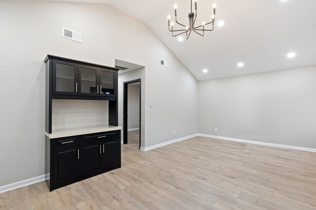 Photo - 804 Martin St