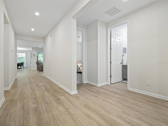 Photo - 73 Moana Ct N