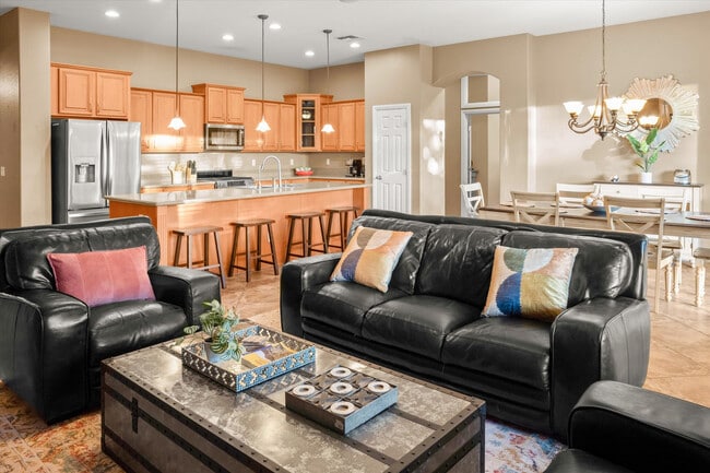 Building Photo - 8429 W Northview Ave Unit SI ID1023380P