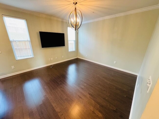 Photo - 748 Tennypark Ln