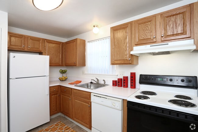 Kitchen - Greenfield Village Apartments